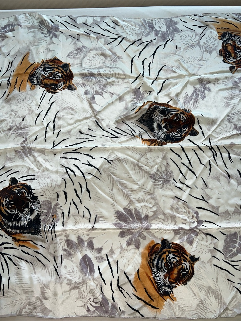 Oscar de la Renta pure silk scarf Tiger Print Cream great vtg